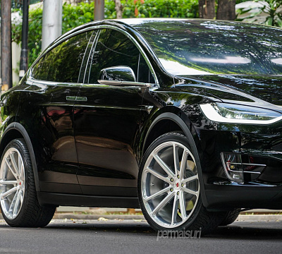 Фото дисков Vossen CG-203 на Tesla Model X