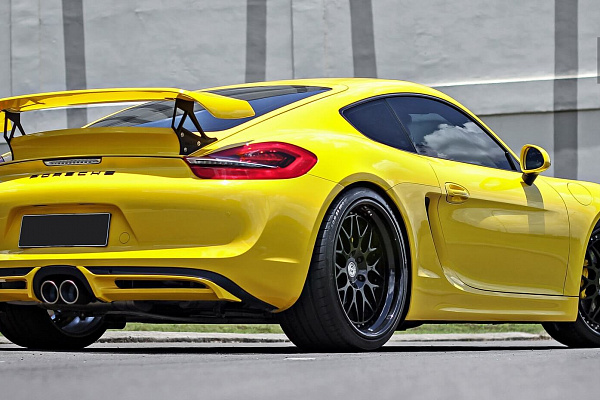 Фото дисков HRE 300 Черный глянец на Porsche Cayman II