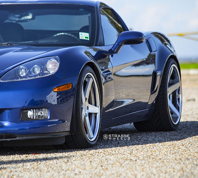 Фото дисков Strasse Wheels S5 Deep Concave на Chevrolet Corvette C6