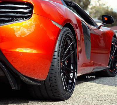 Фото дисков Strasse Wheels SV1 Deep Concave FS на McLaren 650S