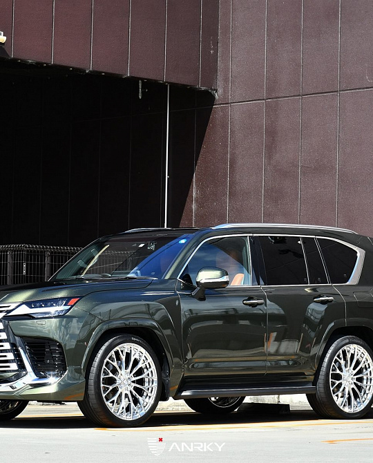 Фото дисков AN20 Полированный лак на Lexus LX III