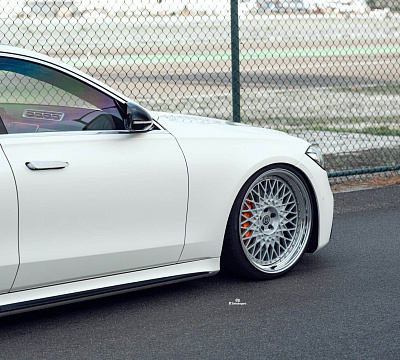 Фото дисков HRE 501 на Mercedes-Benz S-Class (W223)
