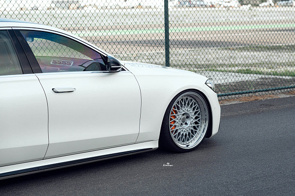 Фото дисков HRE 501 Серебро на Mercedes-Benz S-Class (W223)