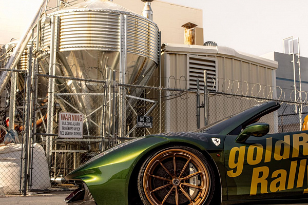Фото дисков Brixton Forged R11-RS Глянцевая бронза на Ferrari 458