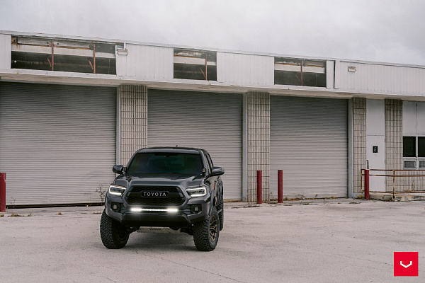Фото дисков Vossen HF6-4 Сатиновое темное золото на Toyota Tacoma III