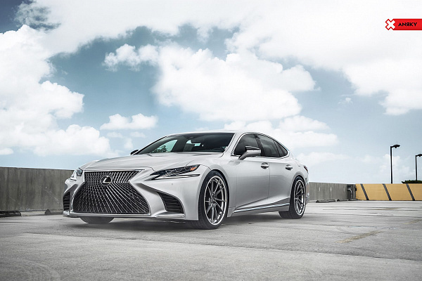 Фото дисков Anrky AN33 Глянцевый графит на  Lexus LS V