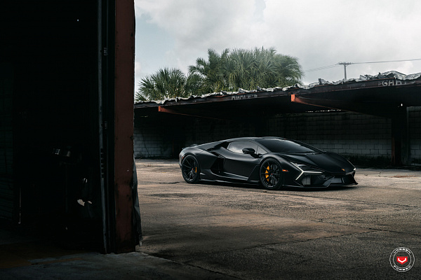 Фото дисков Vossen VPS-1 Черный сатин на Lamborghini Revuelto