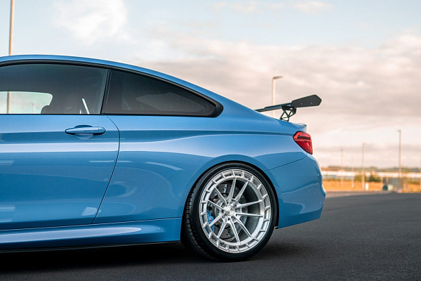 Фото дисков Bola FP3 Глянцевый лак на BMW 4/M4 (F32/F82)