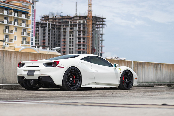Фото дисков HRE S207 Черный сатин на Ferrari 488