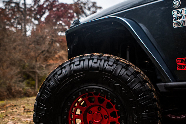 Фото дисков Black Rhino PRIMM Красный глянец на Jeep Wrangler III (JK)