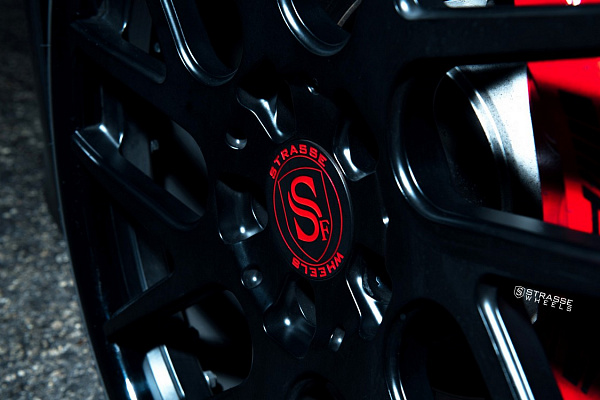 Фото дисков Strasse Wheels SM7T Deep Concave Черный сатин на Mercedes-Benz C-Class (W205)