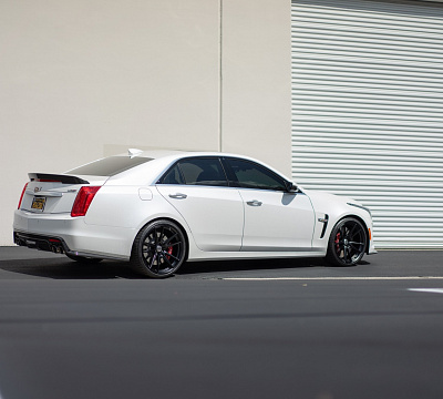 Фото дисков HRE FF04 на Cadillac CTS III