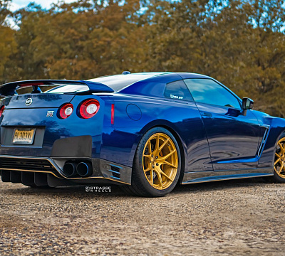 Фото дисков Strasse Wheels SM5R Deep Concave Monoblock на Nissan GT-R