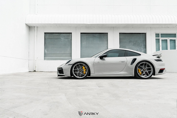 Фото дисков Anrky S1-X4 Сатиновый темный лак на Porsche 911 VIII