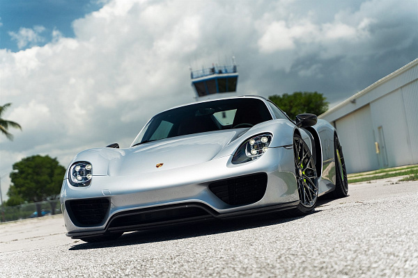 Фото дисков Anrky AN20 Aerosport Глянцевый темный лак на Porsche 918 Spyder