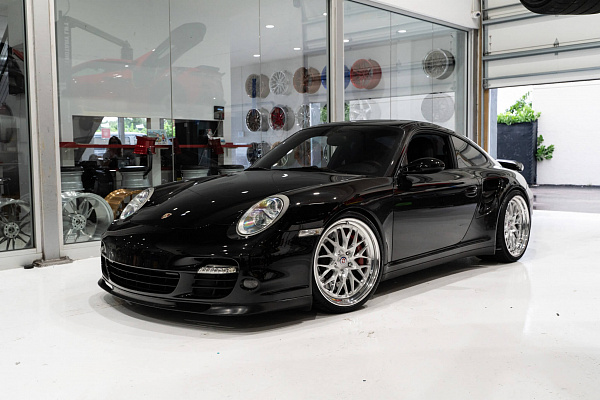 Фото дисков HRE 520 Глянцевый лак на Porsche 911 VI