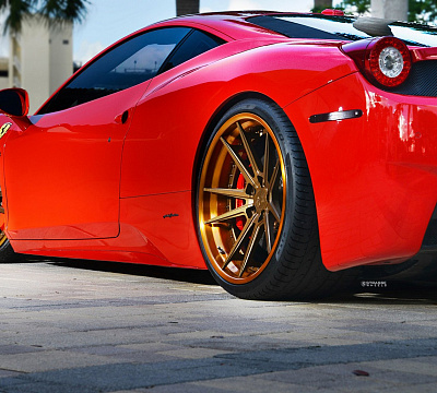 Фото дисков Strasse Wheels SV1 Deep Concave FS на Ferrari 458