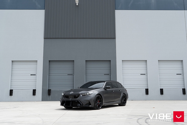 Фото дисков Vossen HF-5 Черный глянец на BMW 5/M5 (G60/G90)