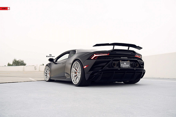 Фото дисков Anrky AN30 Глянцевый лак на Lamborghini Huracan