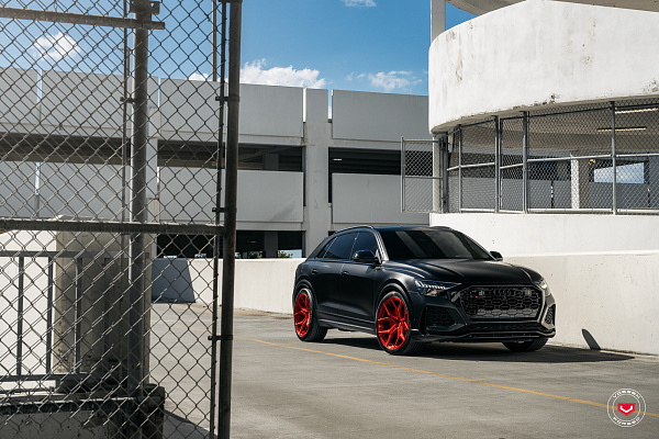 Фото дисков Vossen EVO-3 Красный глянец на Audi Q8