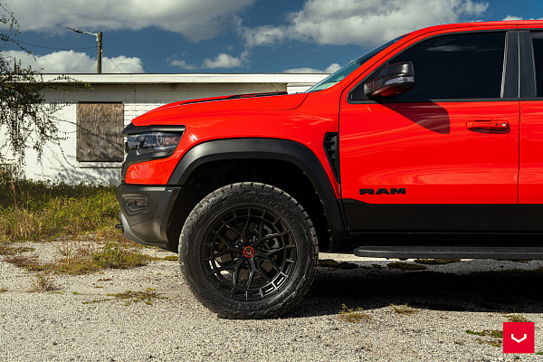 Фото дисков Vossen HFX-1 (6-Lug) Черный сатин на Ram 1500 V