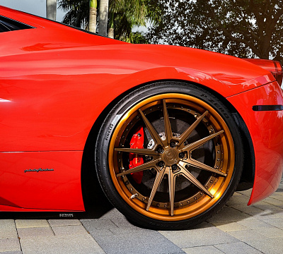 Фото дисков Strasse Wheels SV1 Deep Concave FS на Ferrari 458