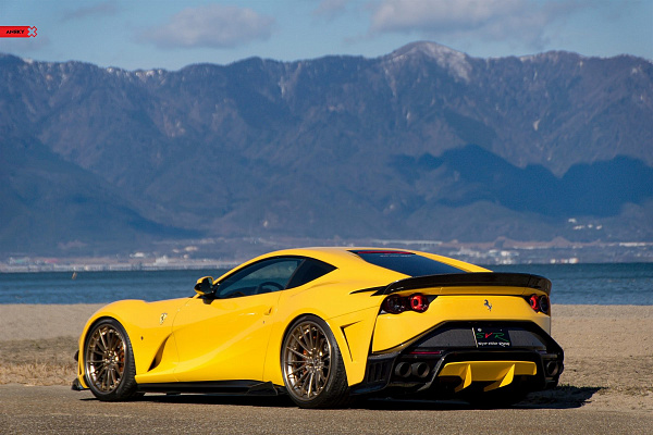 Фото дисков Anrky AN39 Глянцевая шампань на Ferrari 812