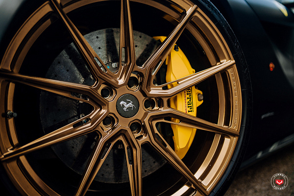 Фото дисков Vossen EVO-2R Глянцевое темное золото на Ferrari F12