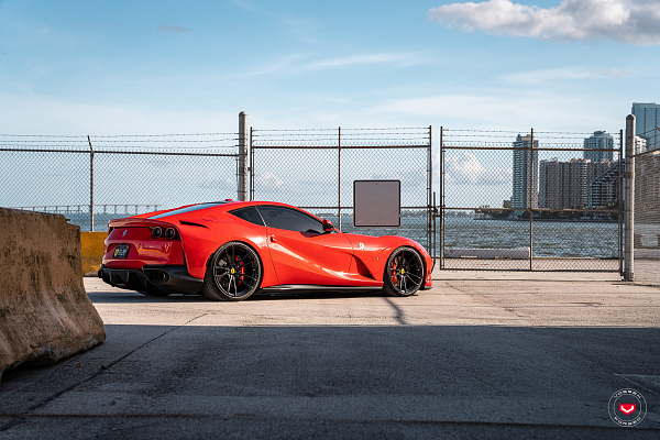 Ferrari 812