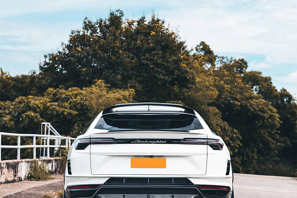 Фото дисков Brixton Forged MW03 Белый глянец на Lamborghini Urus