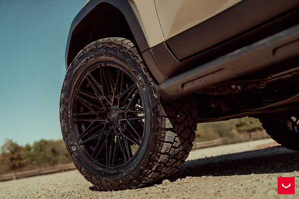 Фото дисков Vossen HF6-5 Черный глянец на Lexus GX III