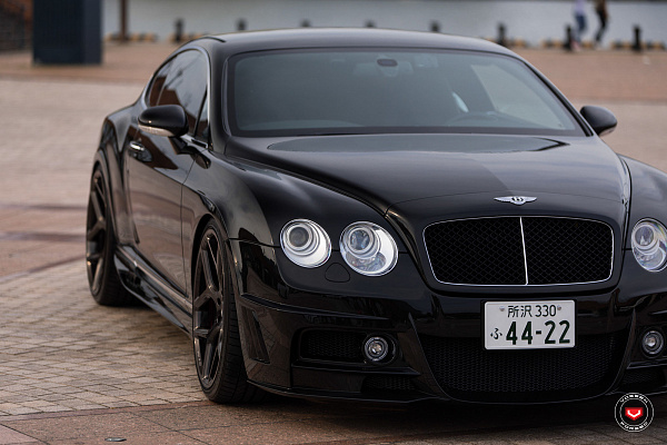 Фото дисков Vossen CG-205 Черный глянец на Bentley Continental GT II