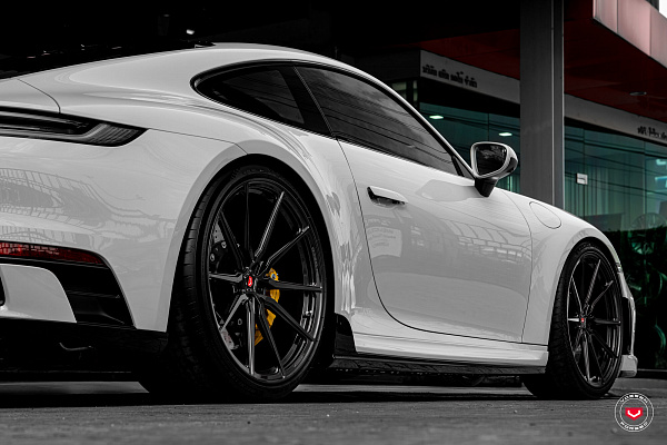 Фото дисков Vossen M-X2 Черный глянец на Porsche 911 VIII
