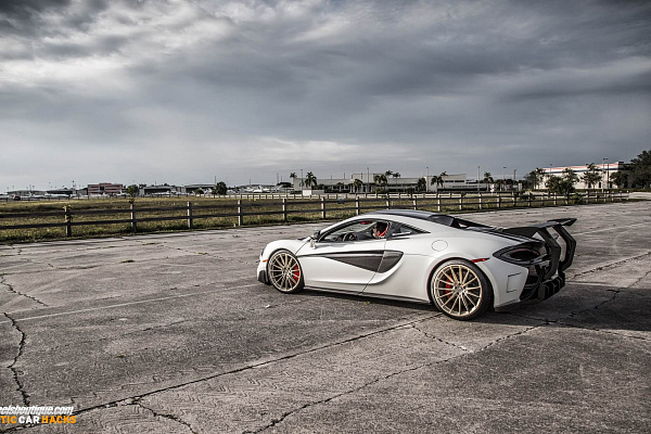 McLaren 570S