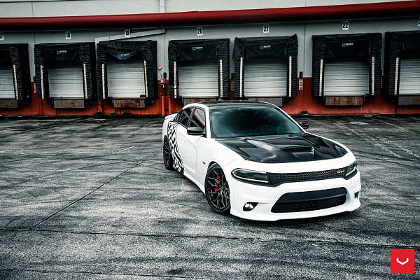Фото дисков Vossen HF-2 Черный глянец на Dodge Charger VII
