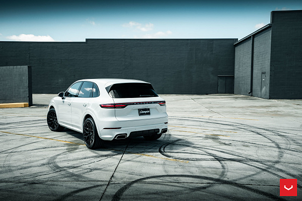 Фото дисков Vossen HF-2 Черный глянец на Porsche Cayenne III