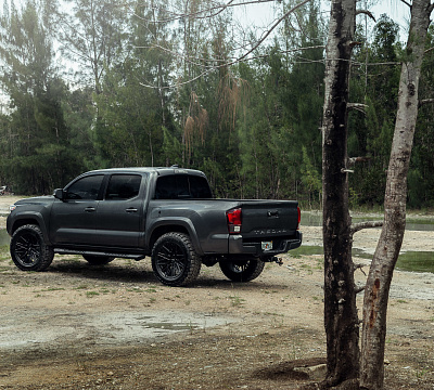 Фото дисков Vossen HF6-5 на Toyota Tacoma III