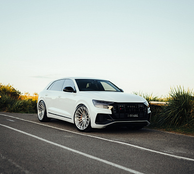 Фото дисков Strasse Wheels SV15FF Deep Concave Duoblock на Audi Q8