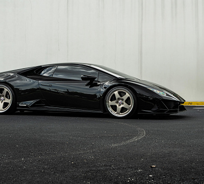 Фото дисков HRE 527 на Lamborghini Huracan
