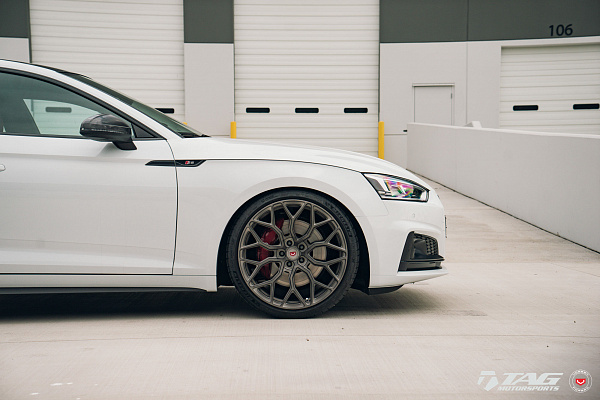 Фото дисков Vossen S17-01 Глянцевый темный лак на Audi A/S/RS 5 (F5)