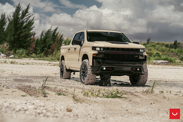 Фото дисков Vossen HF6-4 Черный сатин на Chevrolet Silverado IV