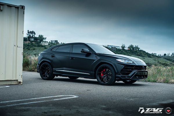 Фото дисков Vossen S21-01 Черный глянец на Lamborghini Urus
