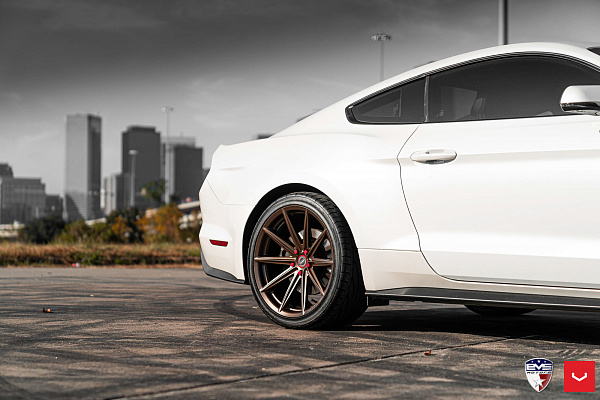 Фото дисков Vossen VFS-10 Сатиновая бронза на Ford Mustang VI