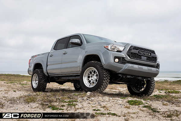 Фото дисков BC Forged LE72 // MLE72 Глянцевый лак на Toyota Tacoma III