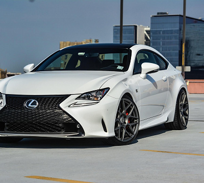 Фото дисков HRE FF01 на Lexus RC