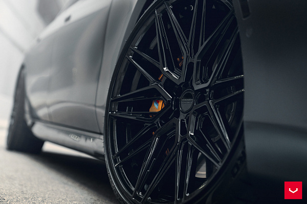 Фото дисков Vossen HF-7 Черный глянец на BMW 7 (G70)