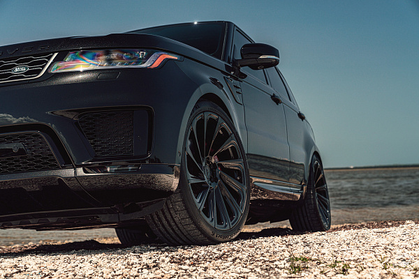 Фото дисков Vossen UV-3 Черный глянец на Range Rover Sport II