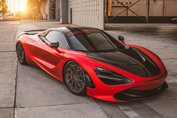 Фото дисков Brixton Forged CM6-R Сатиновый темный лак на McLaren 720S