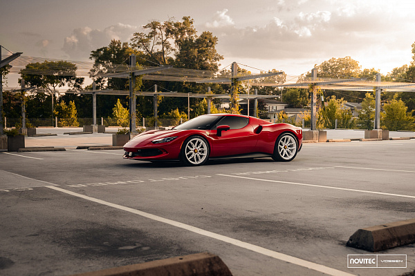 Фото дисков NOVITEC NF11 Белый глянец на Ferrari 296