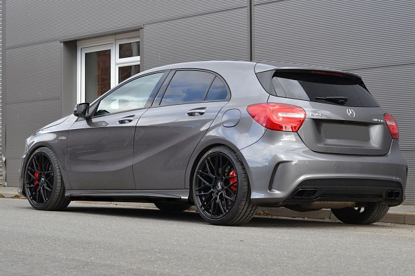 Фото дисков Bola B17 Черный сатин на Mercedes-Benz A-Class (W176)